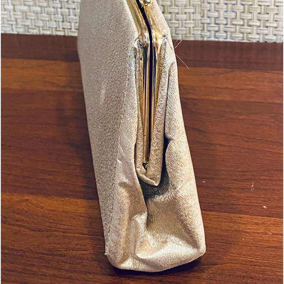 🌟HP🌟VTG 1960s Gold Lamé Top Handle Evening Bag Made in USA - Picture 7 of 9